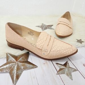 Sole Society Jessica Pointed Toe Loafers Blush Pink Bisque Snake Size 9.5